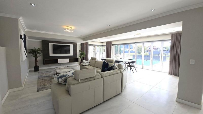 5 Bedroom Property for Sale in The Islands Estates North West